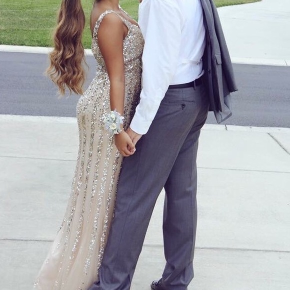 Prom dress - Picture 4 of 7